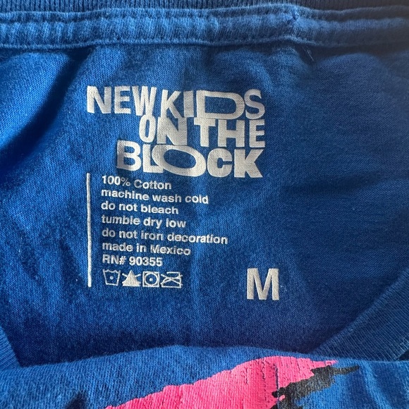 New Kids On The Block • Classic Fit Crew Tee Medium - Picture 2 of 3